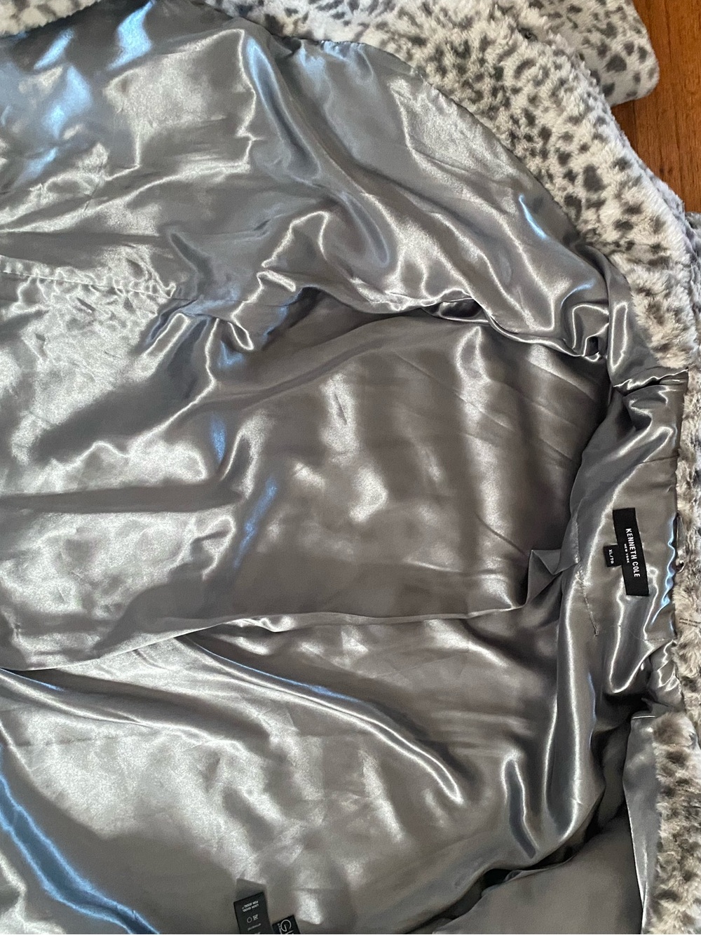 Kenneth Cole NWT Snow Leopard Faux Fur Coat Gray XL - Picture 14 of 16